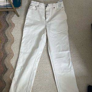 NWT Abercrombie 90s high rise straight white jeans